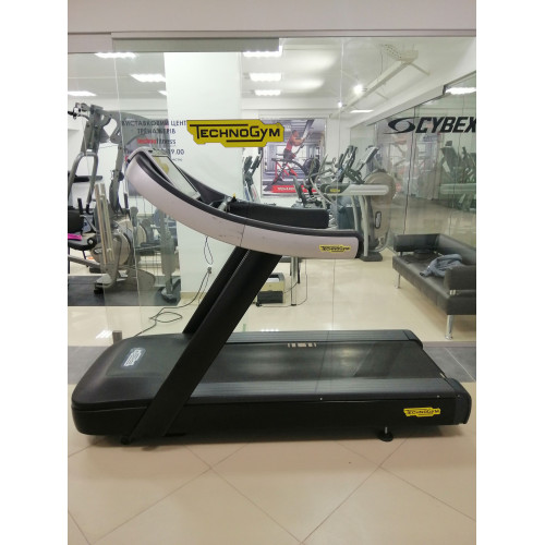 Беговая дорожка  Technogym Run Now 700 VisioWeb (Б/У) - фото №2